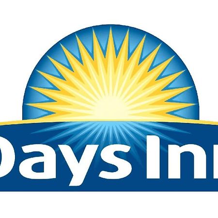 Days Inn By Wyndham Brooklyn Eastern Parkway Νέα Υόρκη Εξωτερικό φωτογραφία
