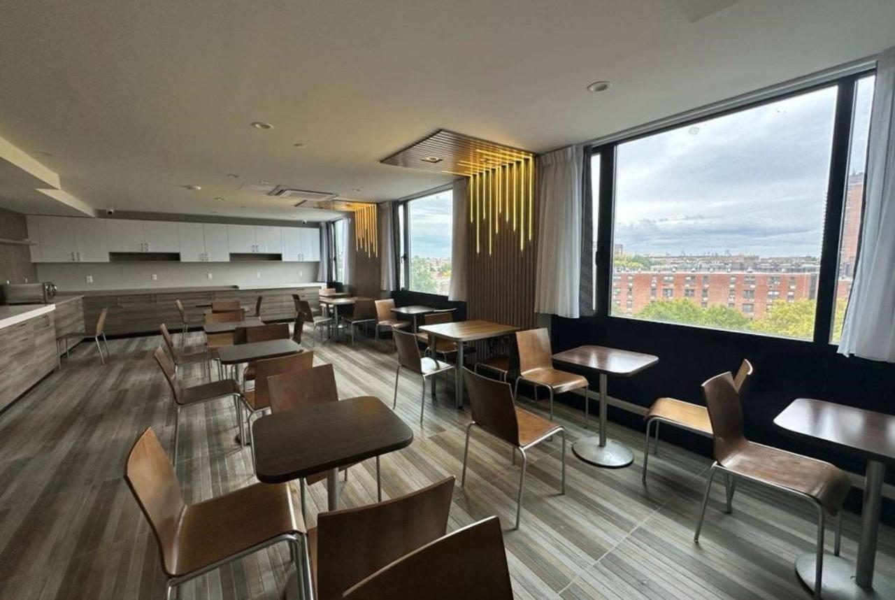 Days Inn By Wyndham Brooklyn Eastern Parkway Νέα Υόρκη Εξωτερικό φωτογραφία