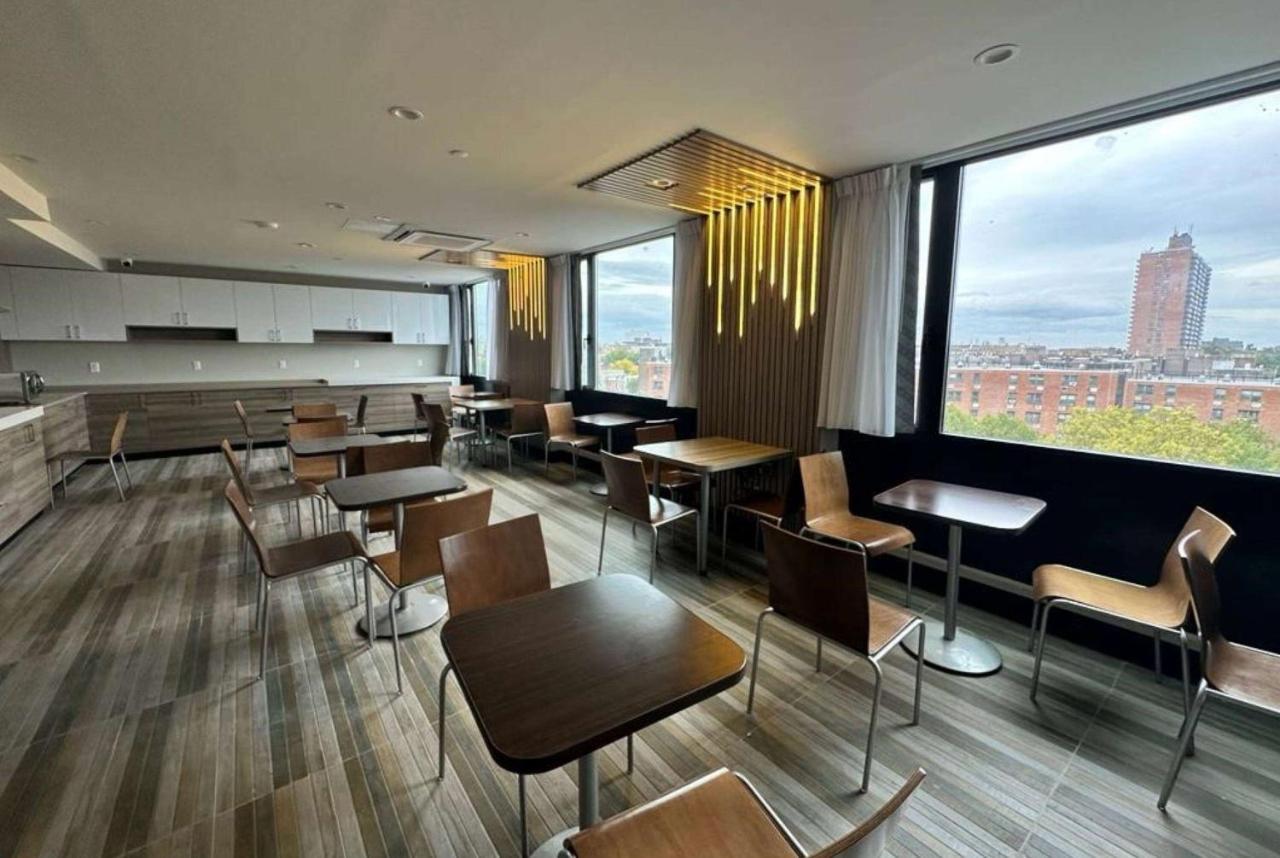 Days Inn By Wyndham Brooklyn Eastern Parkway Νέα Υόρκη Εξωτερικό φωτογραφία