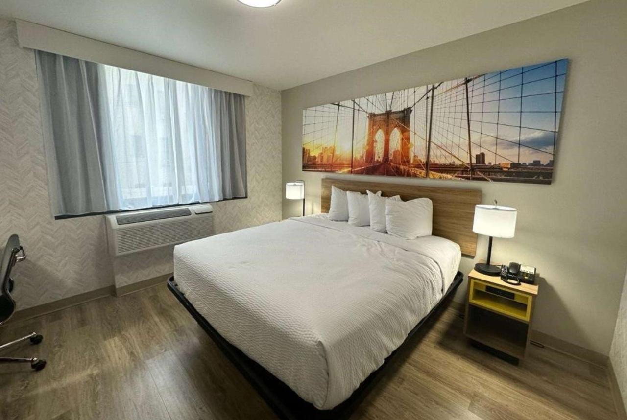 Days Inn By Wyndham Brooklyn Eastern Parkway Νέα Υόρκη Εξωτερικό φωτογραφία